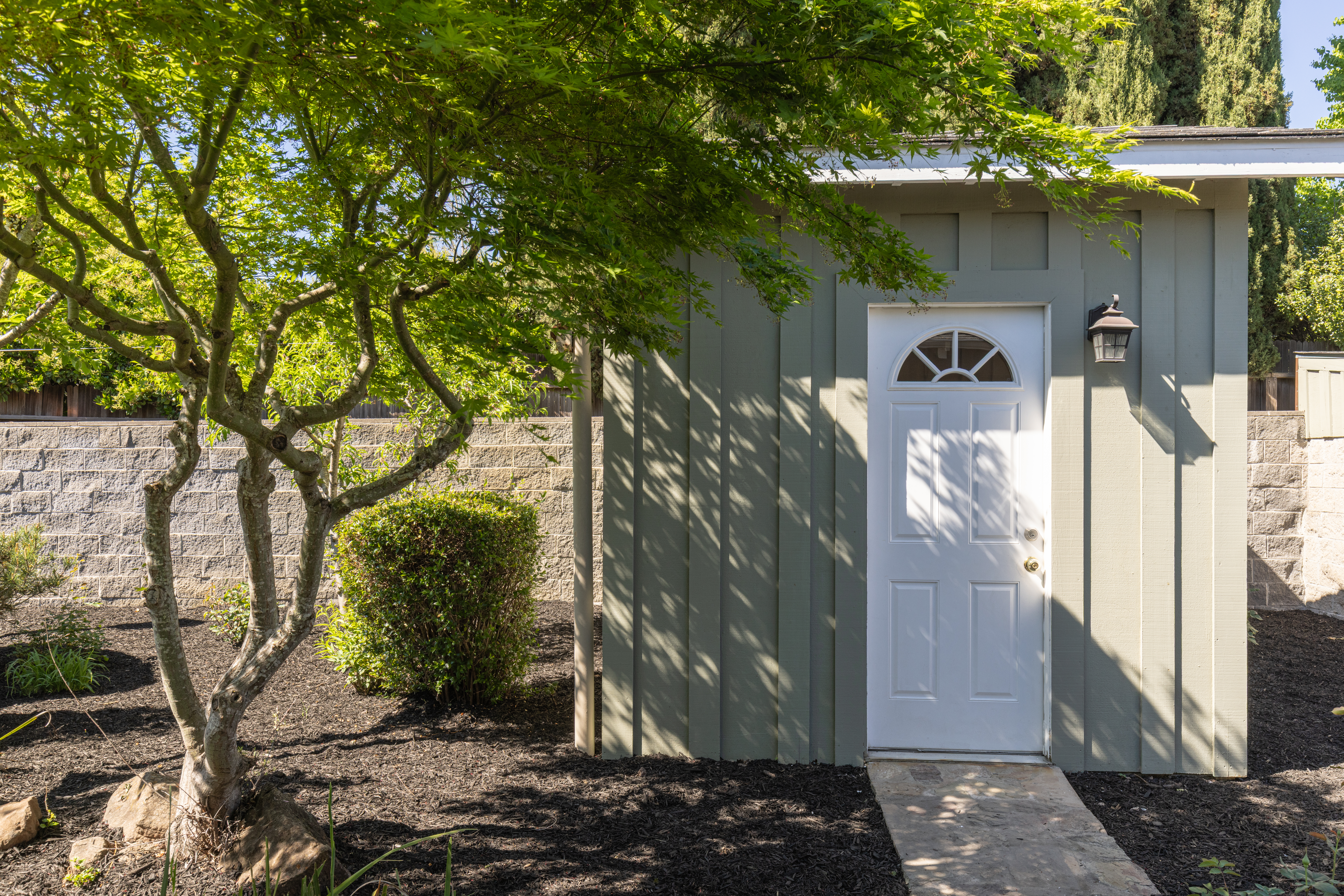  Coveted East Side Ranch Home in Monticello Park - 物件實景