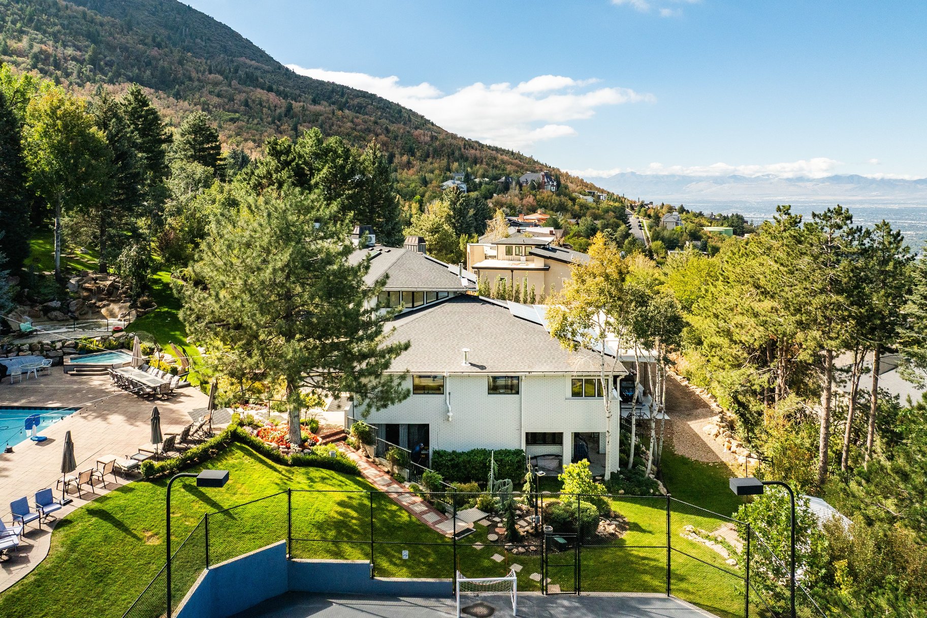  An Extraordinary Estate Above the Valley - 物件實景