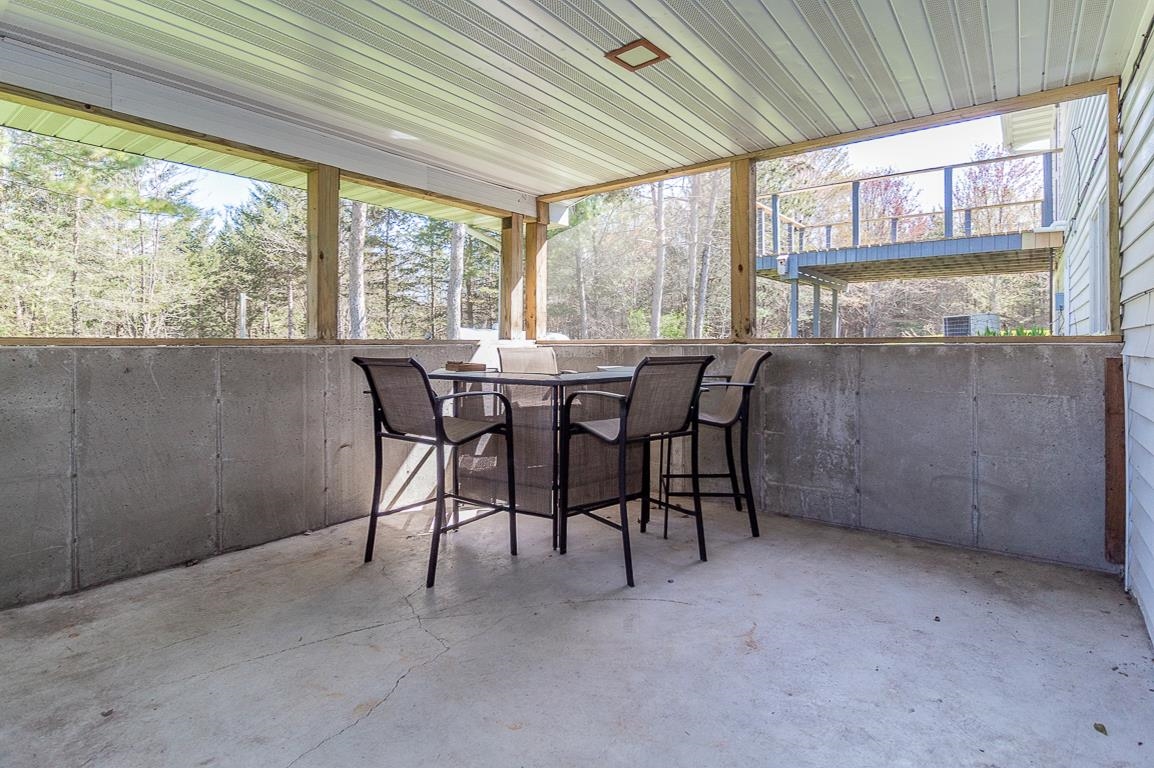 New London, Wisconsin, 54961-8021, United States, 4 Bedrooms Bedrooms, ,2 BathroomsBathrooms,Residential,For Sale,1984435