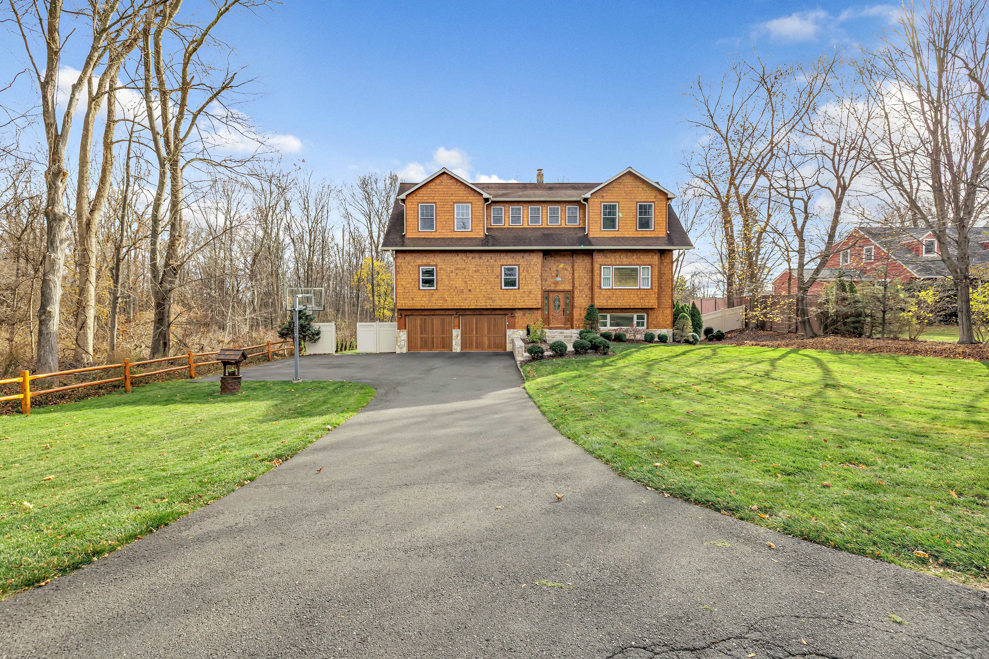 Danbury, Connecticut, 06811, United States, 10 Bedrooms Bedrooms, ,5 BathroomsBathrooms,Residential,For Sale,1992409