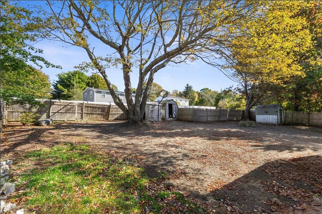 Jamestown, Rhode Island, 02835, United States, 3 Bedrooms Bedrooms, ,1 BathroomBathrooms,Residential,For Sale,2044275
