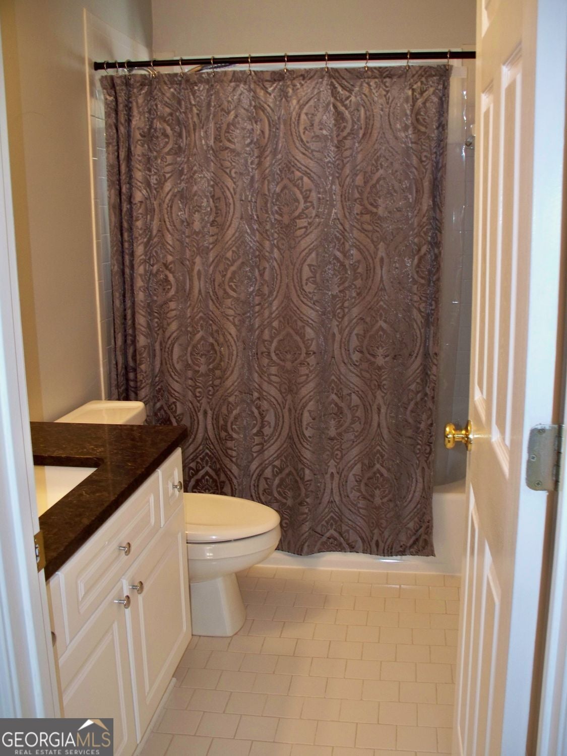 Johns Creek, Georgia, 30022, United States, 5 Bedrooms Bedrooms, ,4 BathroomsBathrooms,Residential,For Sale,1985826