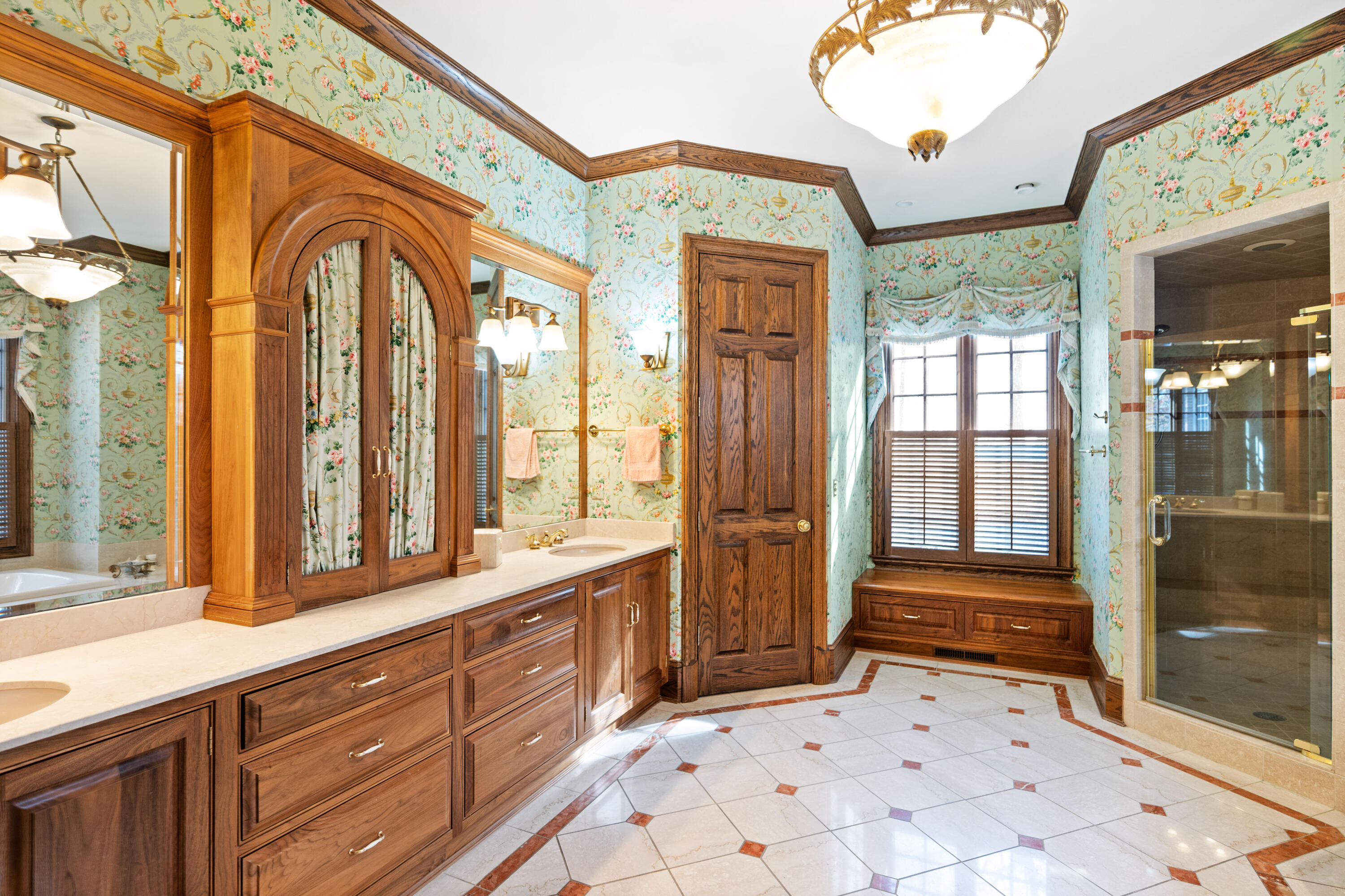 Union, Kentucky, 41091, United States, 6 Bedrooms Bedrooms, ,7 BathroomsBathrooms,Residential,For Sale,1997730