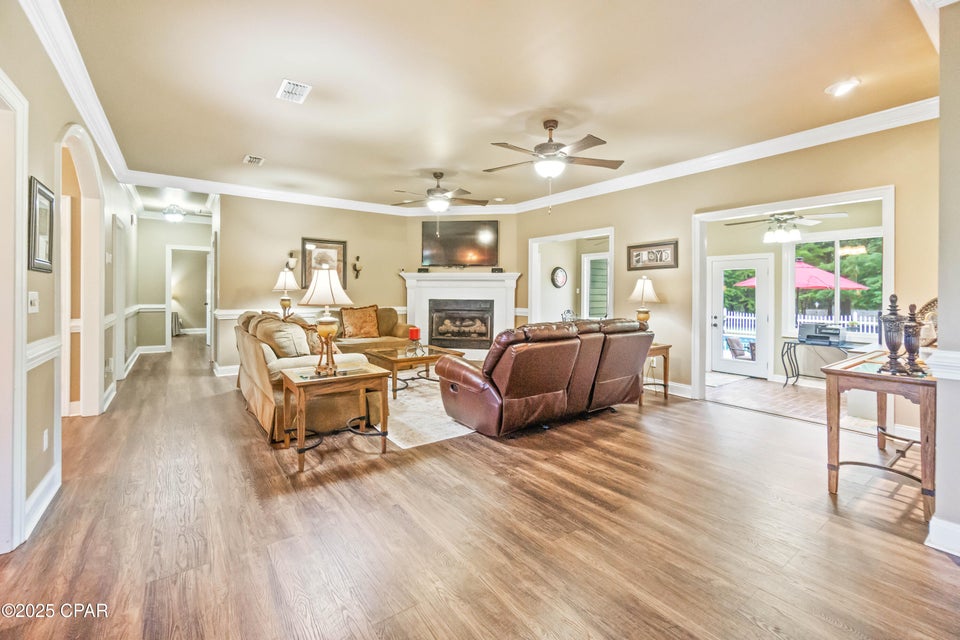 Malone, Florida, 32445, United States, 3 Bedrooms Bedrooms, ,3 BathroomsBathrooms,Residential,For Sale,1974883