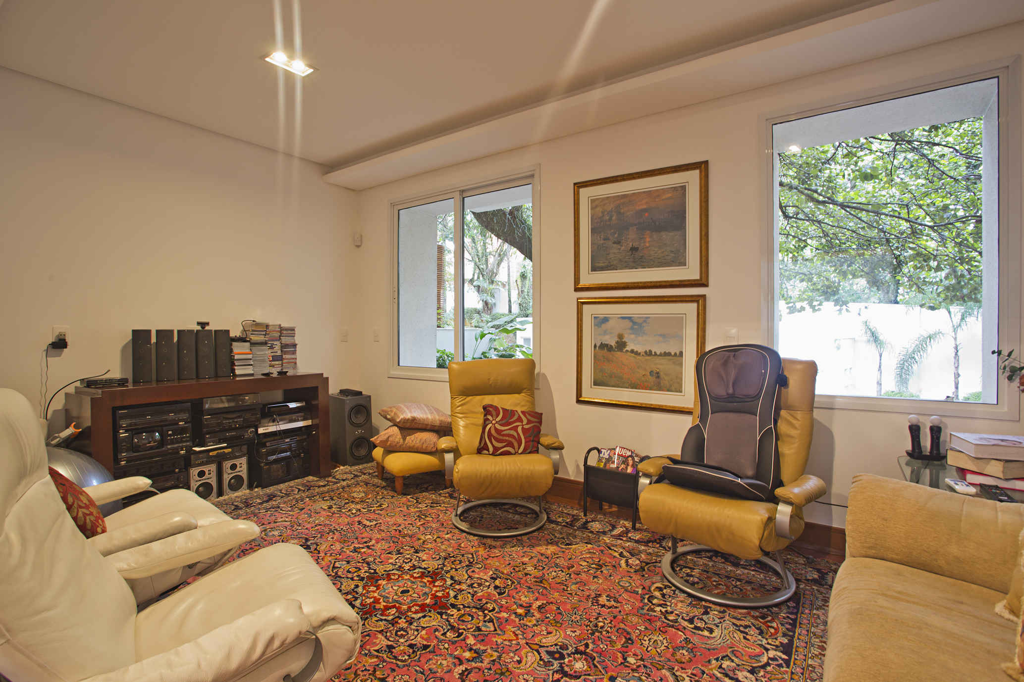  Home in a gated community surrounded by greenery - 物件實景