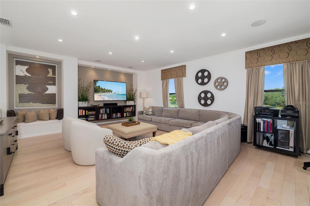 Bradenton, Florida, 34212, United States, 4 Bedrooms Bedrooms, ,5 BathroomsBathrooms,Residential,For Sale,1856587