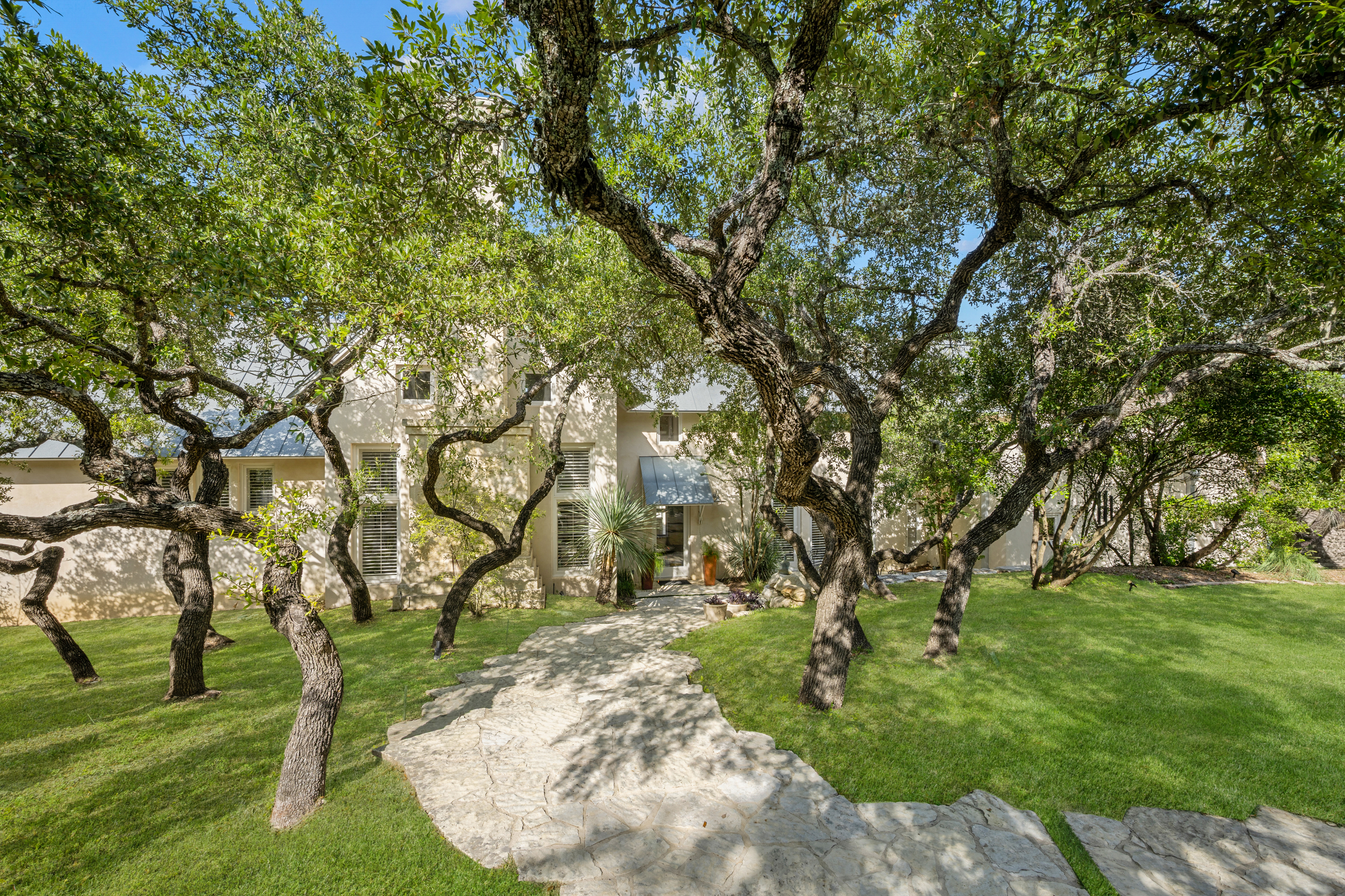  Hill Country Estate with Privacy and Presence - 物件實景