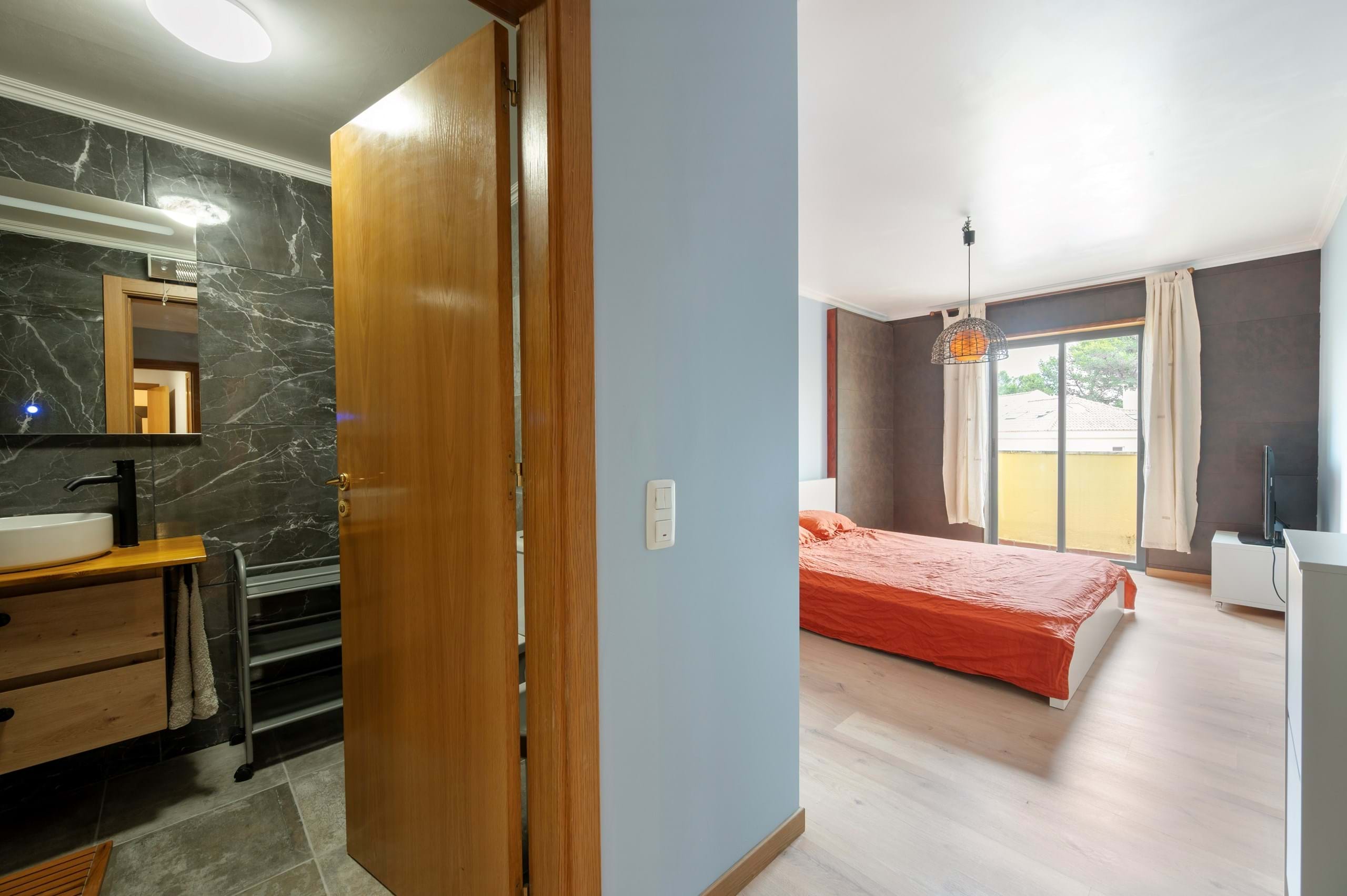 Cascais, Lisbon, 2765-009, PT, 2 Bedrooms Bedrooms, ,2 BathroomsBathrooms,Residential,For Sale,1892916