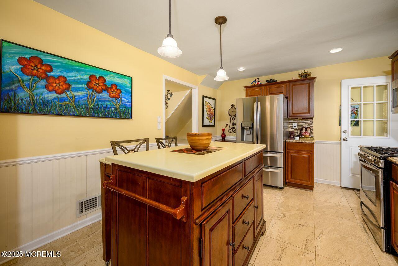 Manalapan, New Jersey, 07726, United States, 4 Bedrooms Bedrooms, ,2 BathroomsBathrooms,Residential,For Sale,1988076