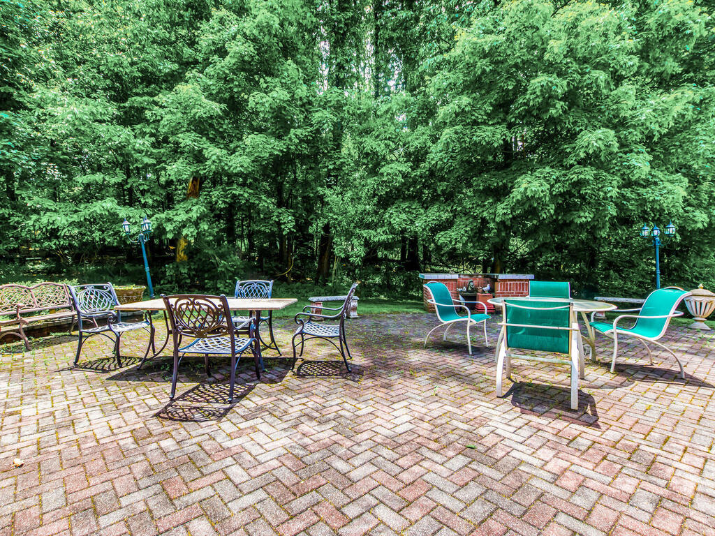 Scarsdale, New York, 10583, United States, 5 Bedrooms Bedrooms, ,6 BathroomsBathrooms,Residential,For Sale,1974207