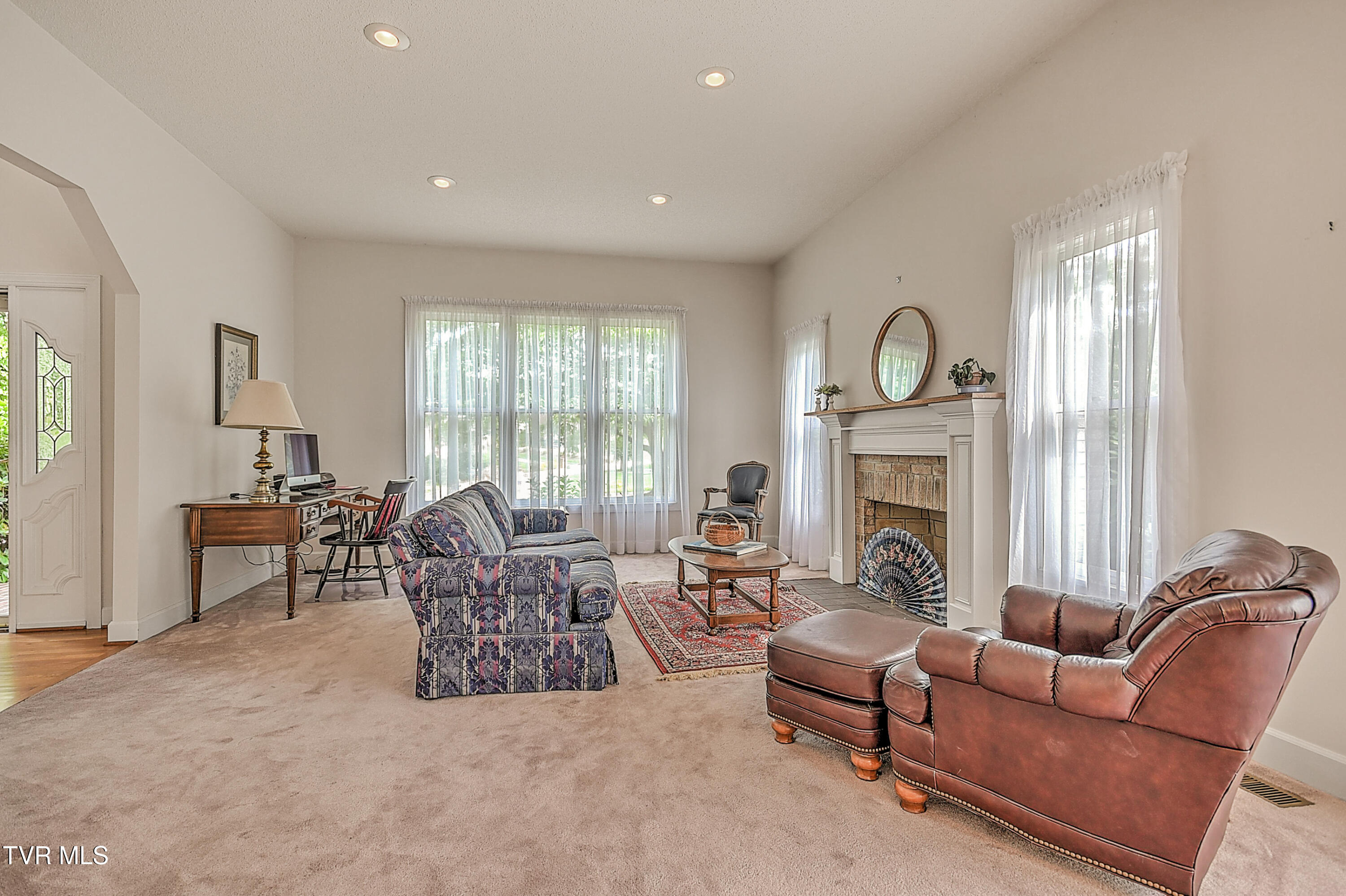 Johnson City, Tennessee, 37604, United States, 4 Bedrooms Bedrooms, ,3 BathroomsBathrooms,Residential,For Sale,1870775