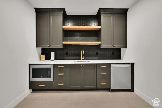 Farmington, Utah, 84025, United States, 5 Bedrooms Bedrooms, ,4 BathroomsBathrooms,Residential,For Sale,1975764