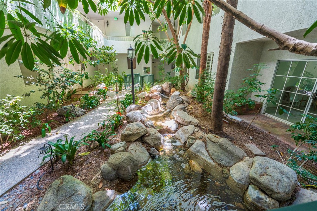 Los Angeles, California, 90024, United States, 2 Bedrooms Bedrooms, ,2 BathroomsBathrooms,Residential,For Sale,1828598