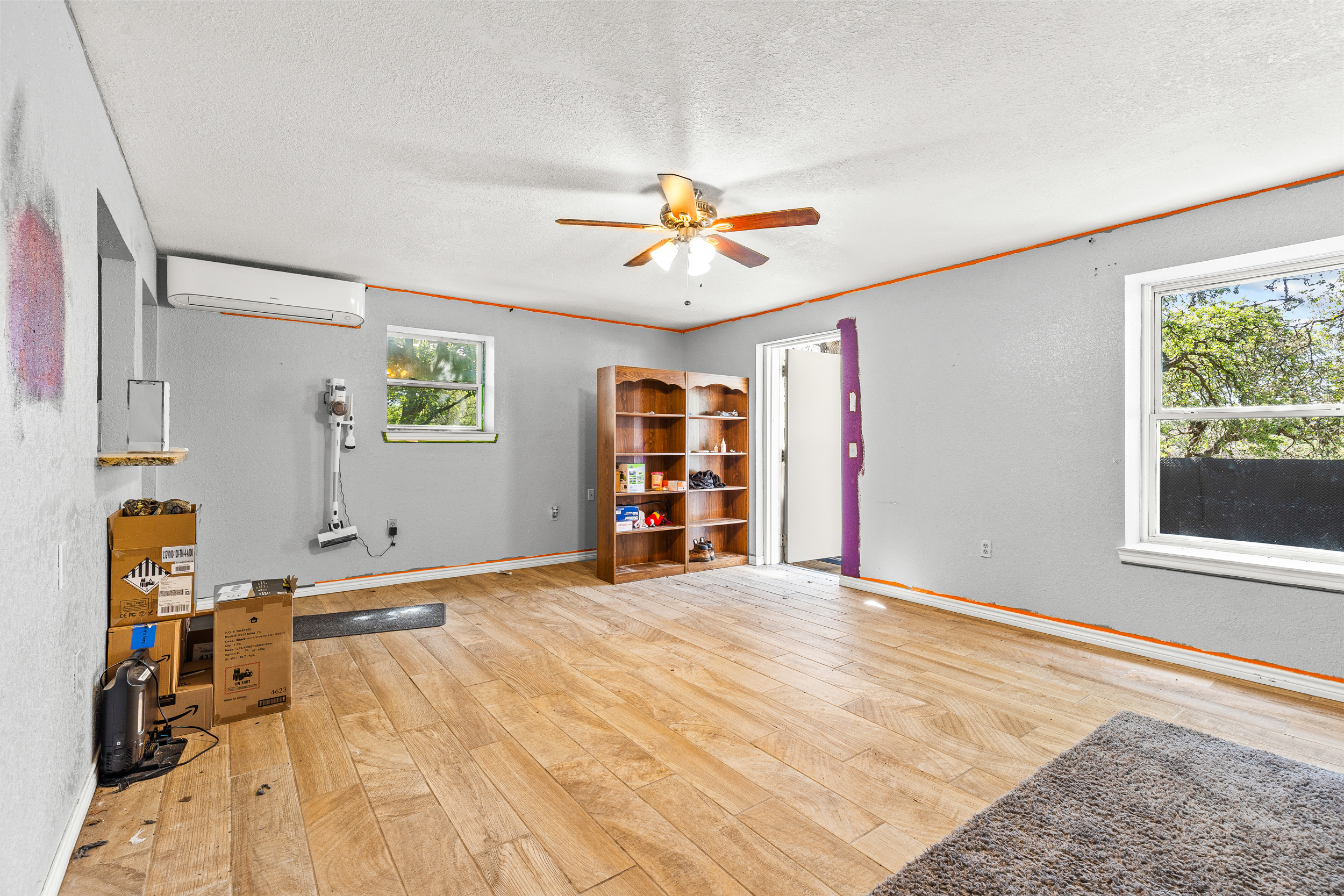 Adkins, Texas, 78101, United States, 4 Bedrooms Bedrooms, ,2 BathroomsBathrooms,Residential,For Sale,1979790