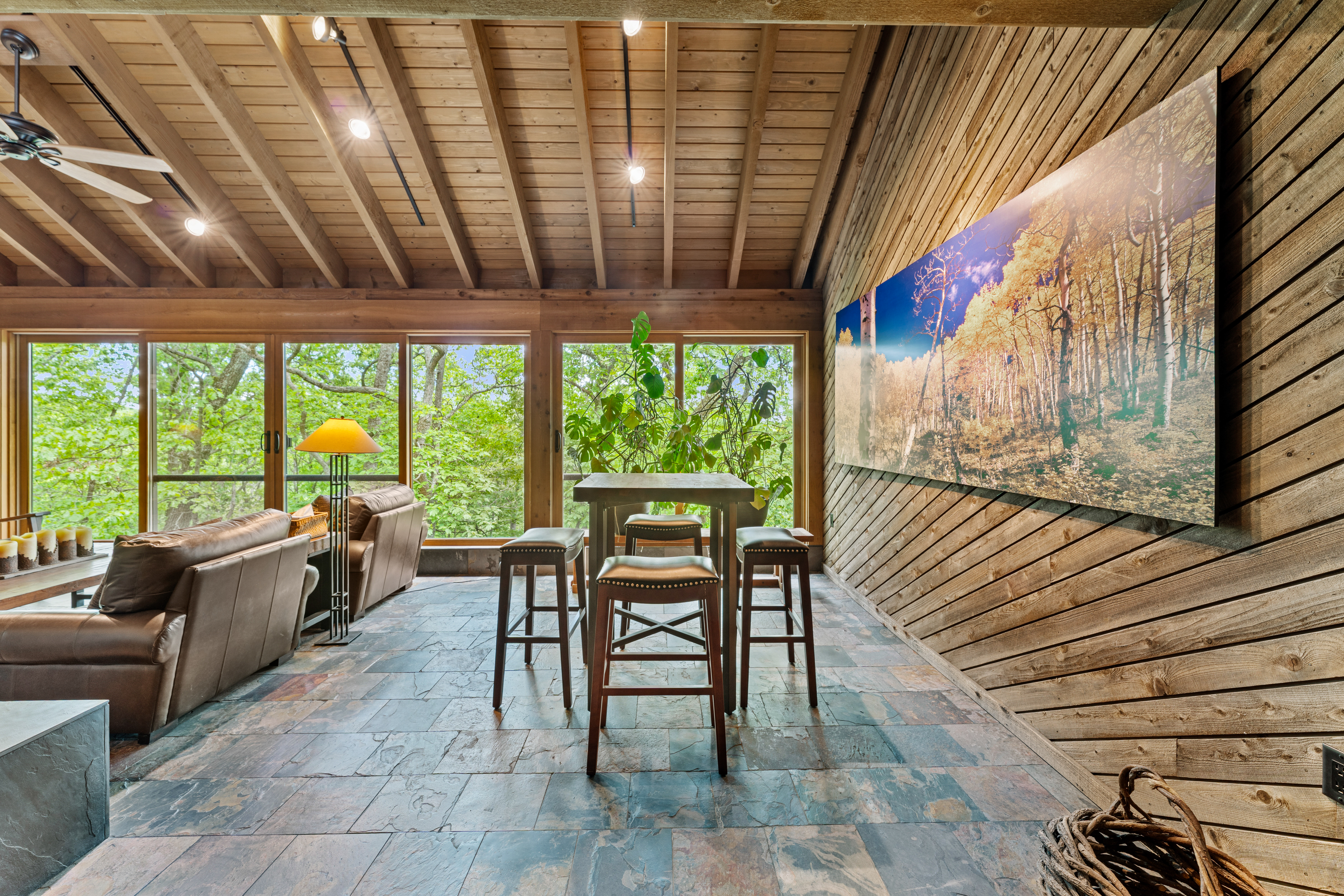  Striking Custom Home Set on 3.49 Private Acres in Wildwood - 物件實景