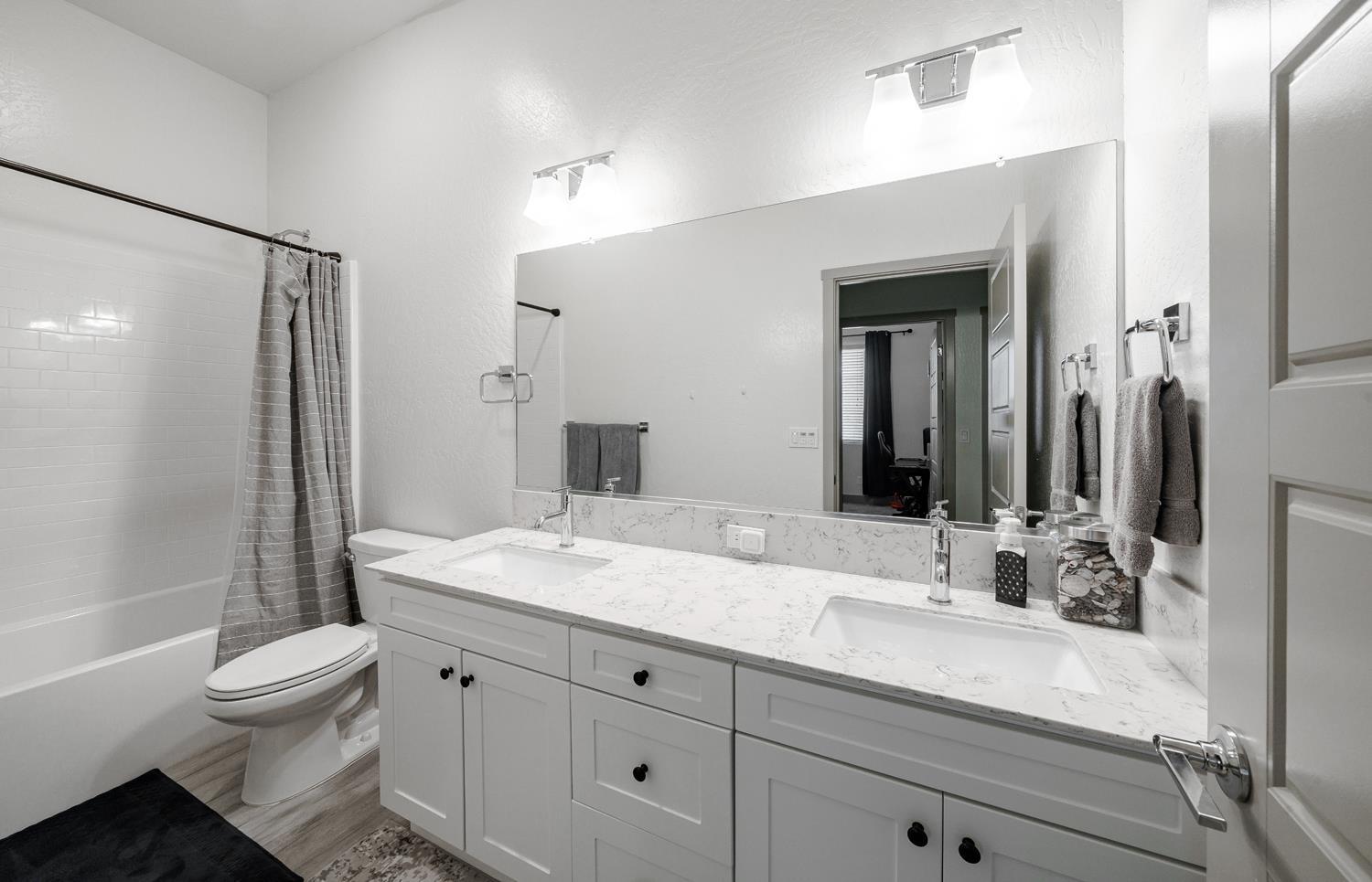 Madera, California, 93636, United States, 4 Bedrooms Bedrooms, ,2 BathroomsBathrooms,Residential,For Sale,1937583
