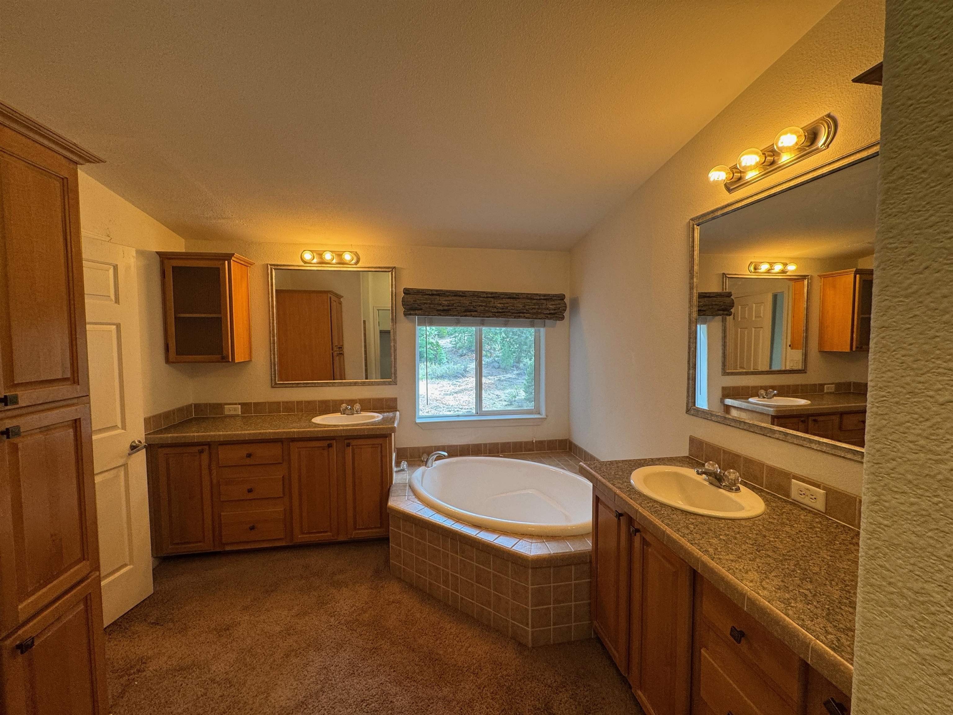 Mt Shasta, California, 96067, United States, 3 Bedrooms Bedrooms, ,2 BathroomsBathrooms,Residential,For Sale,1974393