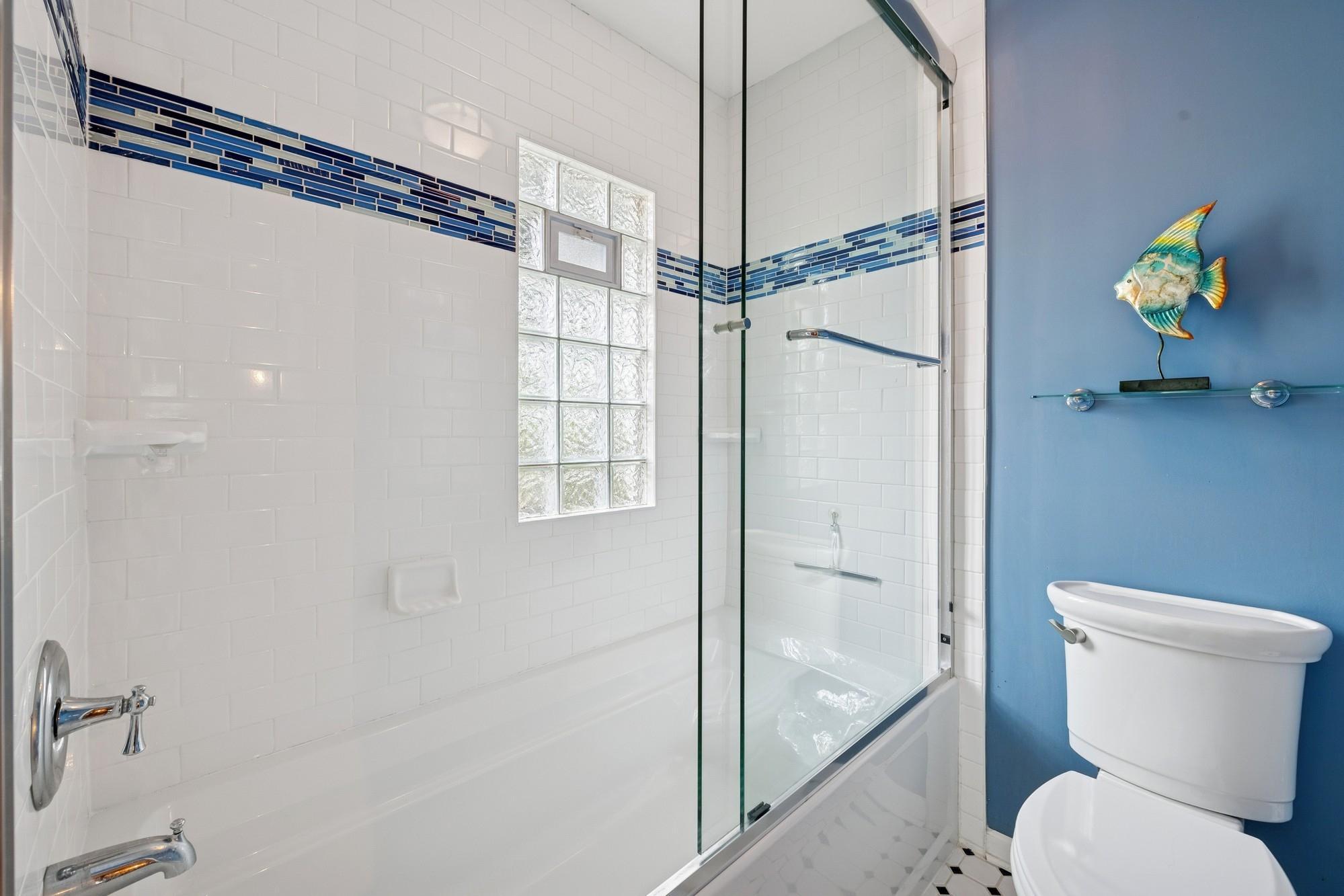 Minneapolis, Minnesota, 55408, United States, 4 Bedrooms Bedrooms, ,2 BathroomsBathrooms,Residential,For Sale,1919825