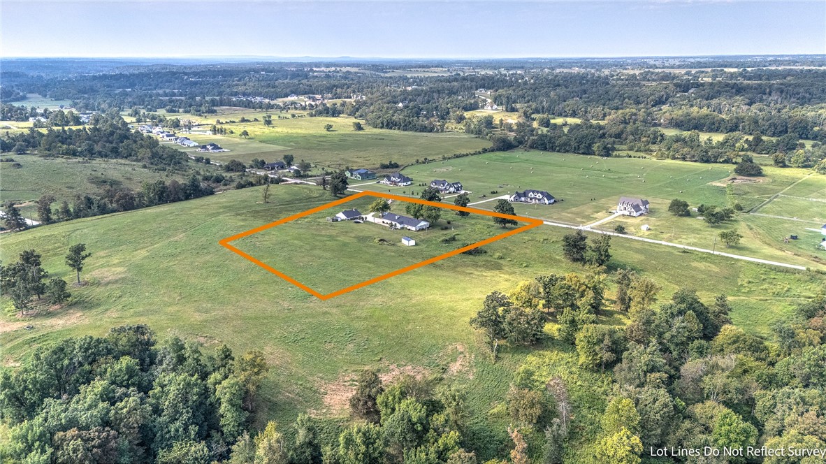 Bentonville, Arkansas, 72713, United States, 4 Bedrooms Bedrooms, ,2 BathroomsBathrooms,Residential,For Sale,1947992