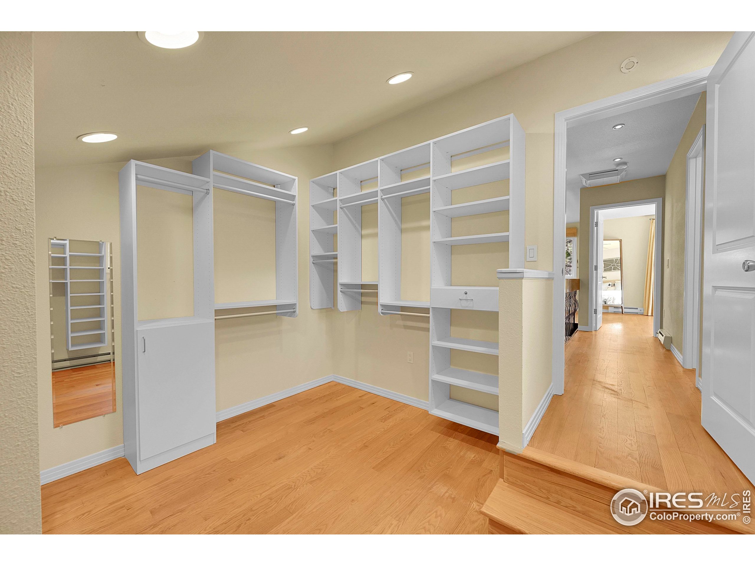 Boulder, Colorado, 80304, United States, 2 Bedrooms Bedrooms, ,3 BathroomsBathrooms,Residential,For Sale,1986544