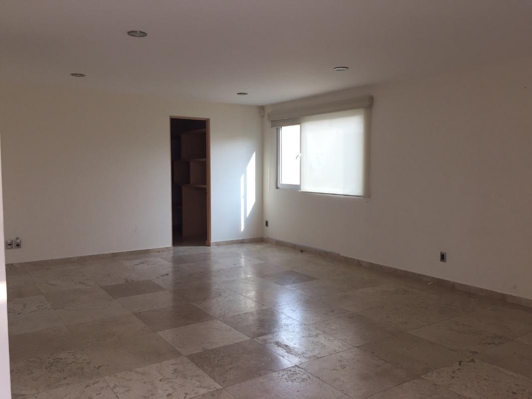 Metepec, Estado de México, 52172, Mexico, 4 Bedrooms Bedrooms, ,4 BathroomsBathrooms,Residential,For Sale,1770872