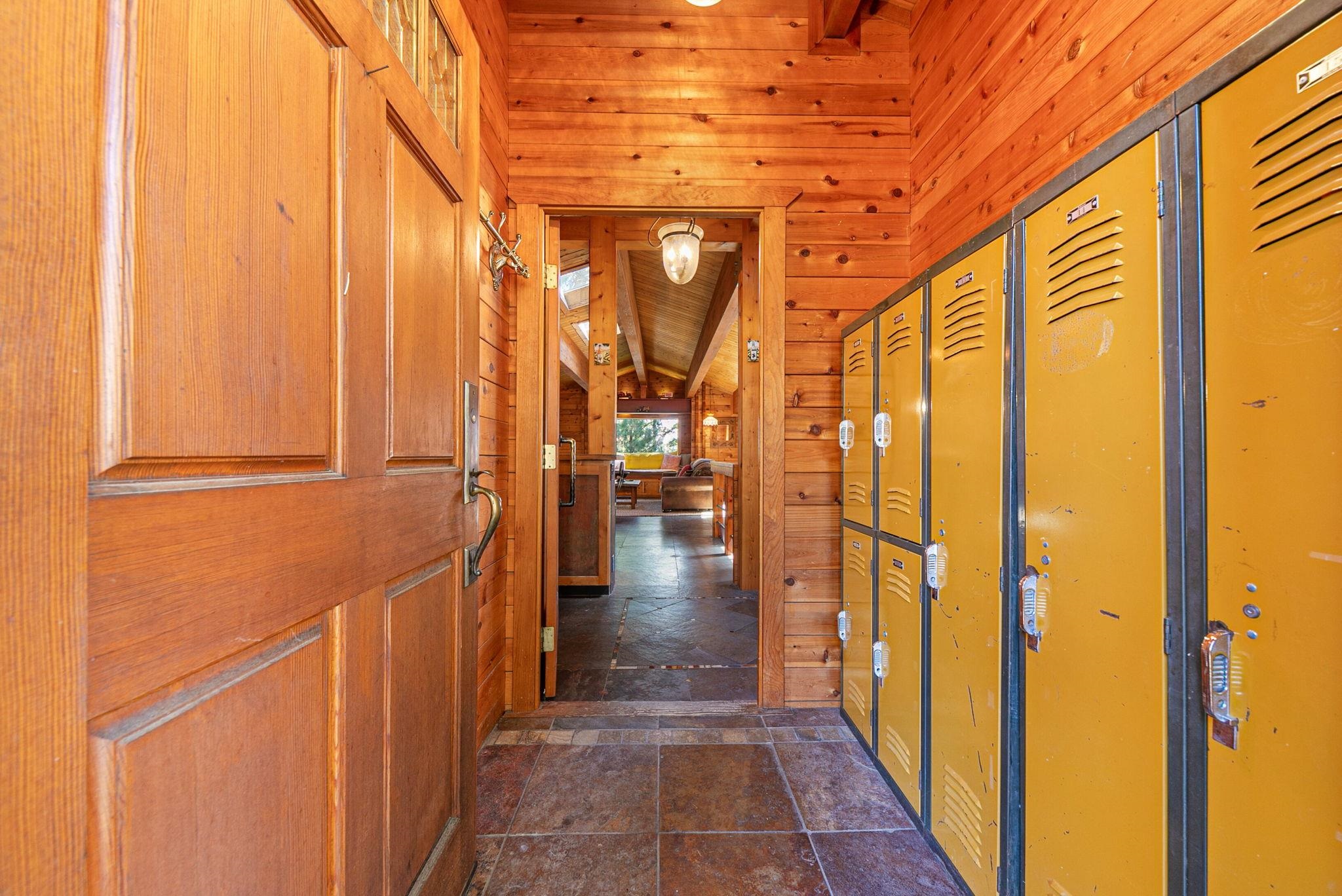 Truckee, California, 96161, United States, 4 Bedrooms Bedrooms, ,3 BathroomsBathrooms,Residential,For Sale,1998817