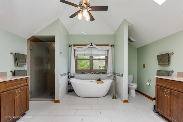 Algonquin, Illinois, 60102, United States, 4 Bedrooms Bedrooms, ,Residential,For Sale,1978319