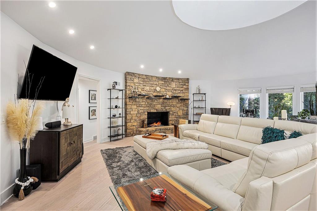 Overland Park, Kansas, 66212, United States, 4 Bedrooms Bedrooms, ,6 BathroomsBathrooms,Residential,For Sale,1827780