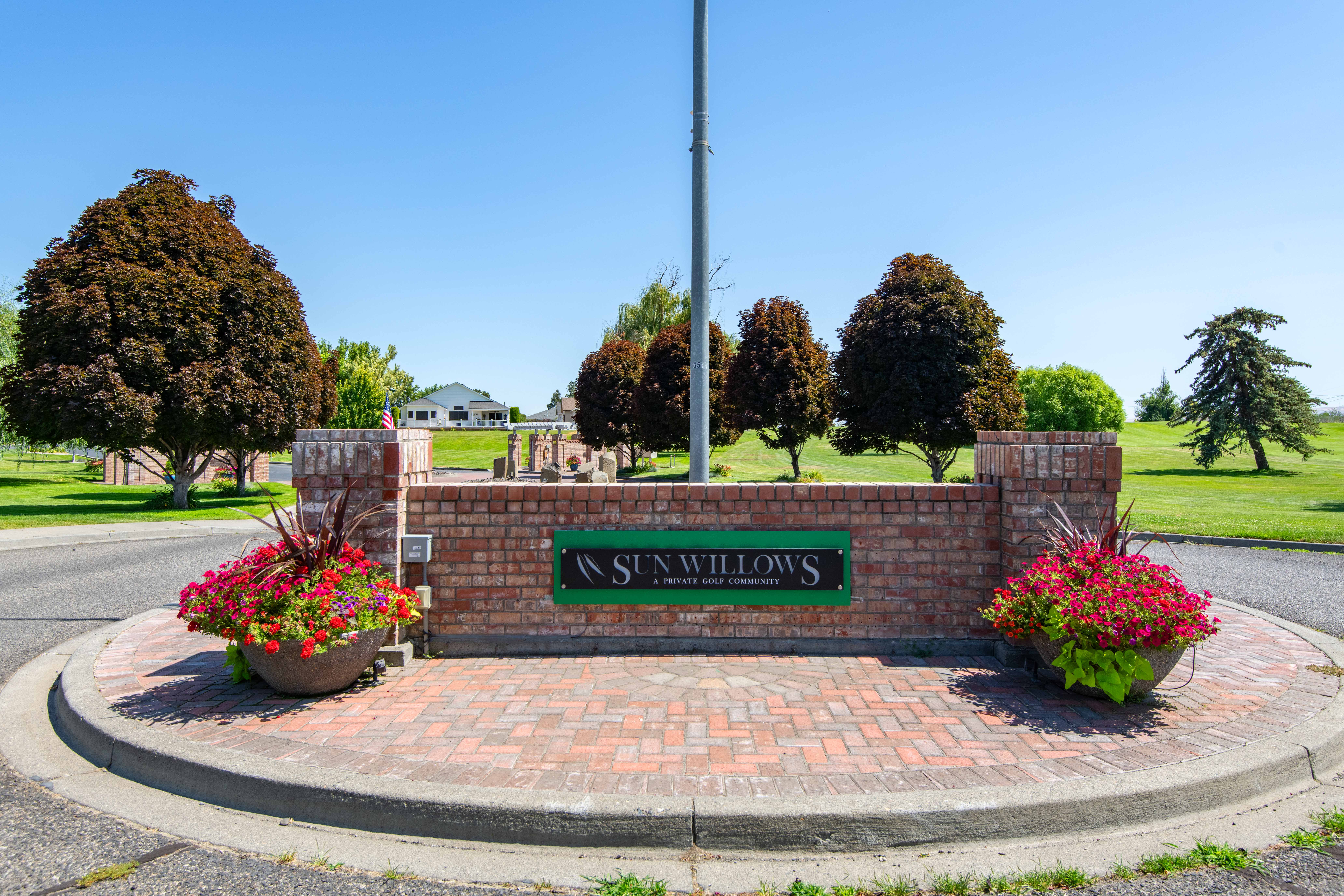 Gated Golf Course Living - 物件實景