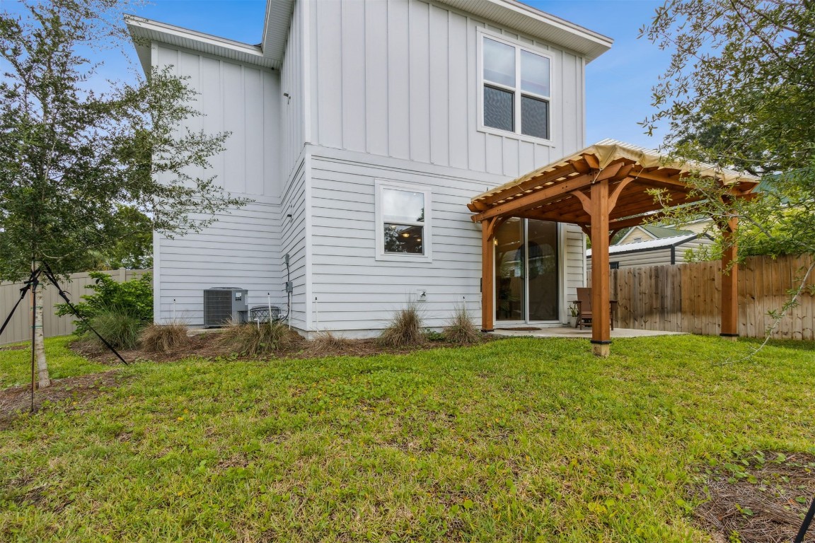 Fernandina Beach, Florida, 32034, United States, 2 Bedrooms Bedrooms, ,2 BathroomsBathrooms,Residential,For Sale,1979520