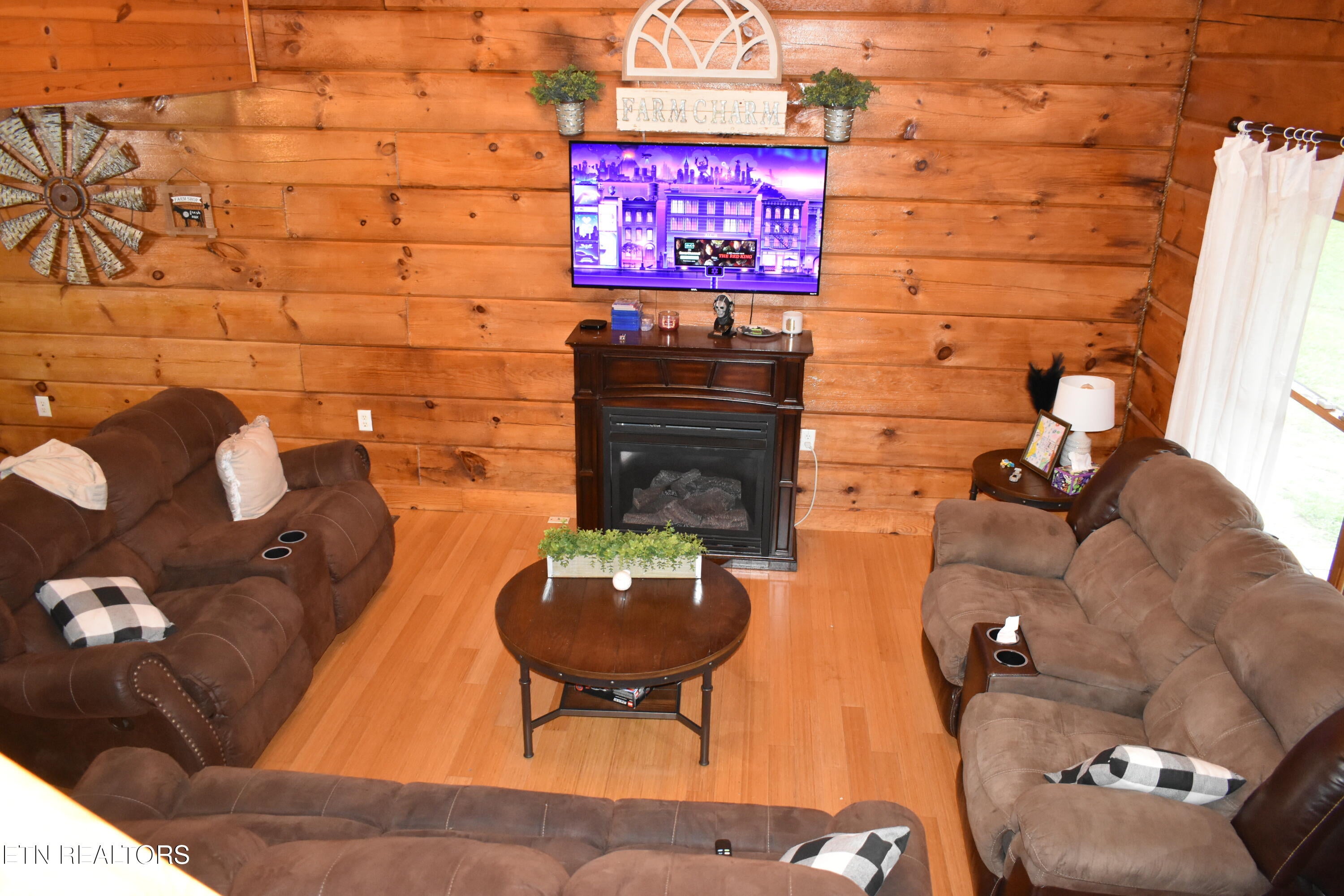 New Tazewell, Tennessee, 37825, United States, 3 Bedrooms Bedrooms, ,3 BathroomsBathrooms,Residential,For Sale,1961424