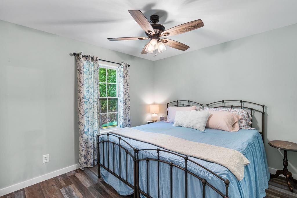 Murphy, North Carolina, 28906, United States, 2 Bedrooms Bedrooms, ,2 BathroomsBathrooms,Residential,For Sale,1976149