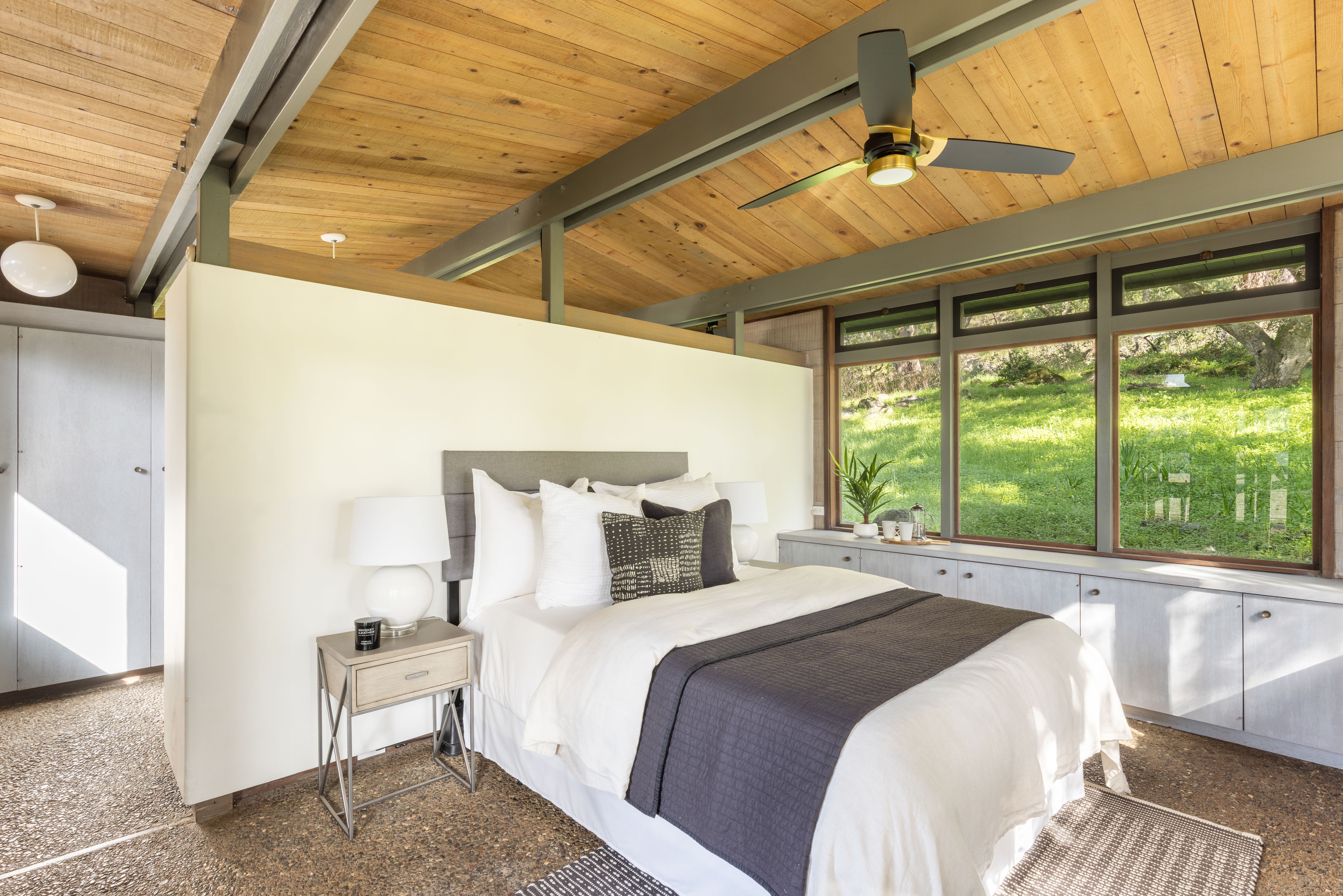  Mid-Century Contemporary Gem on 33 Acres - 物件實景