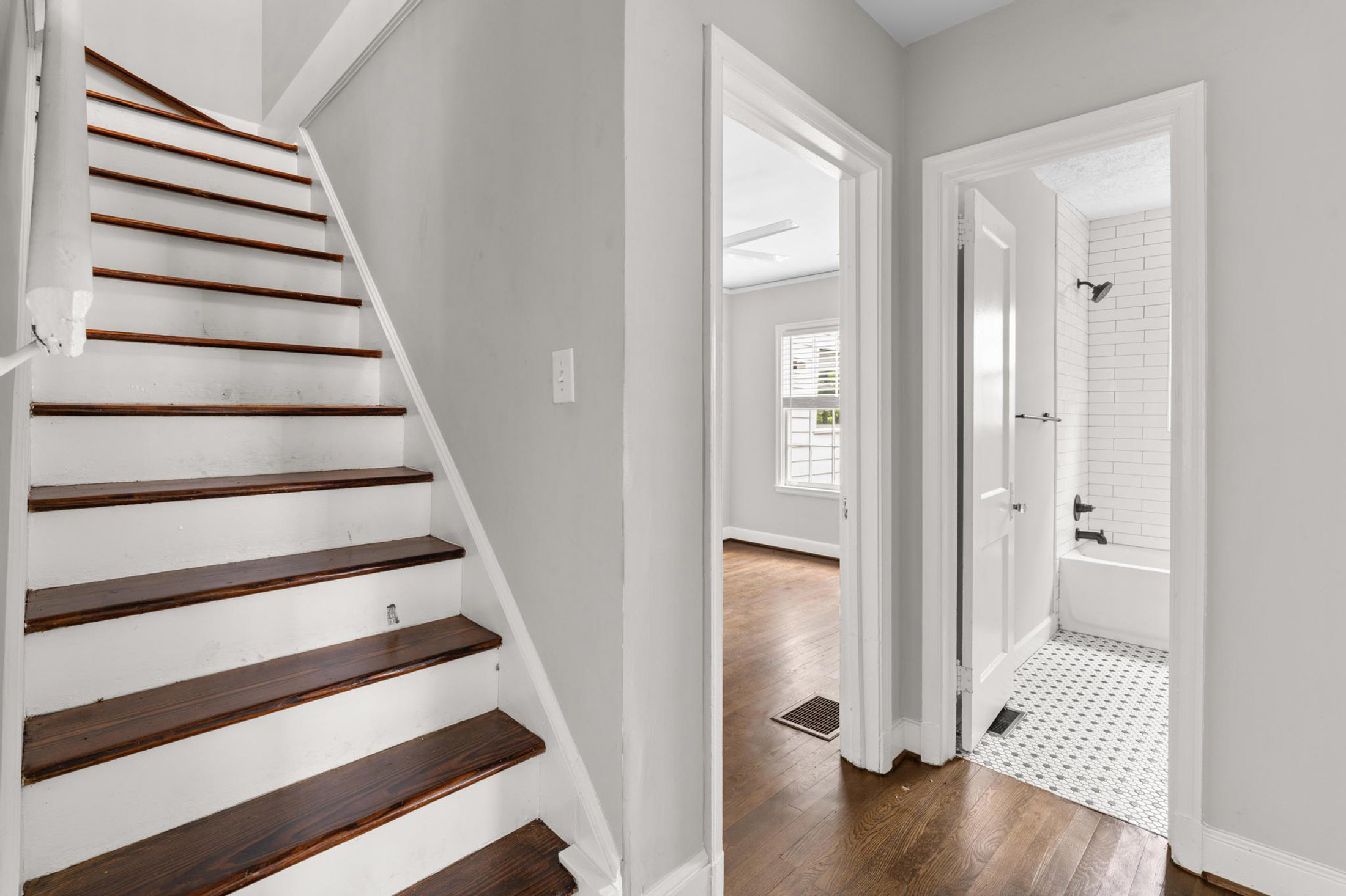  Move-in Ready Four Bedroom Home Offers Intown Convenience - 物件實景