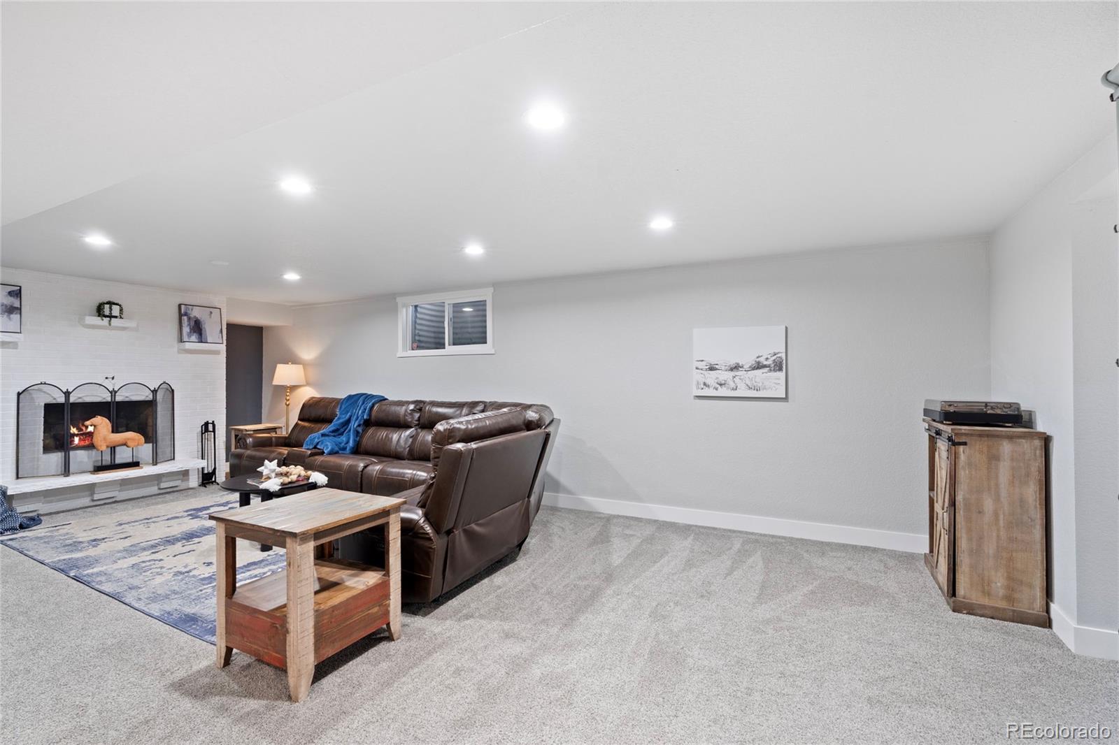 Littleton, Colorado, 80120, United States, 5 Bedrooms Bedrooms, ,1 BathroomBathrooms,Residential,For Sale,1940390