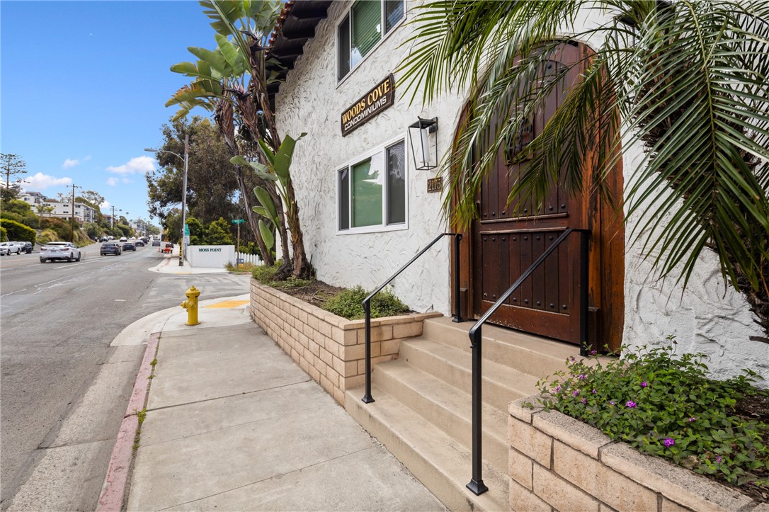 Laguna Beach, California, 92651, United States, 2 Bedrooms Bedrooms, ,3 BathroomsBathrooms,Residential,For Sale,1805517