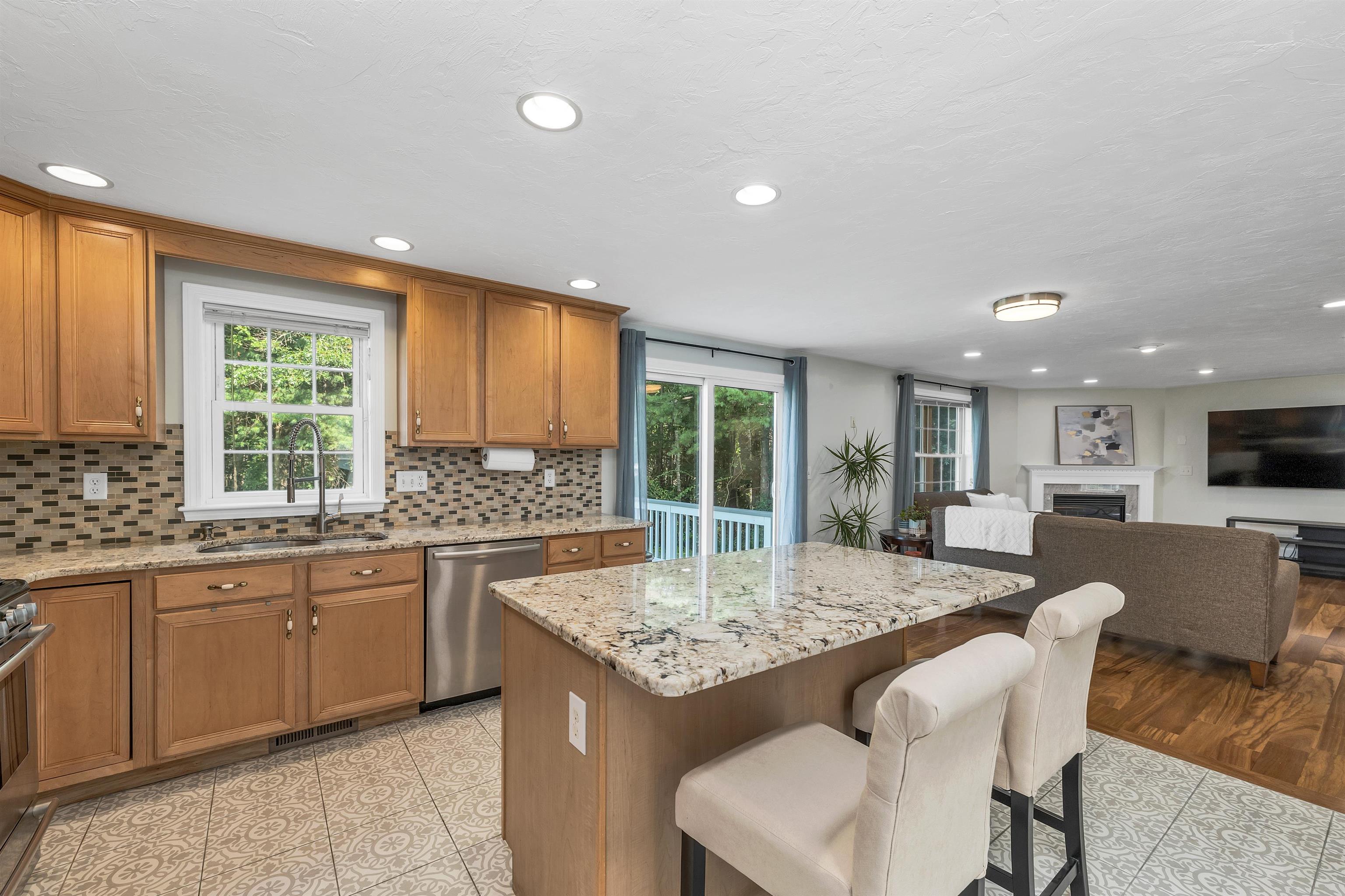 Nashua, New Hampshire, 03062, United States, 4 Bedrooms Bedrooms, ,2 BathroomsBathrooms,Residential,For Sale,1918532
