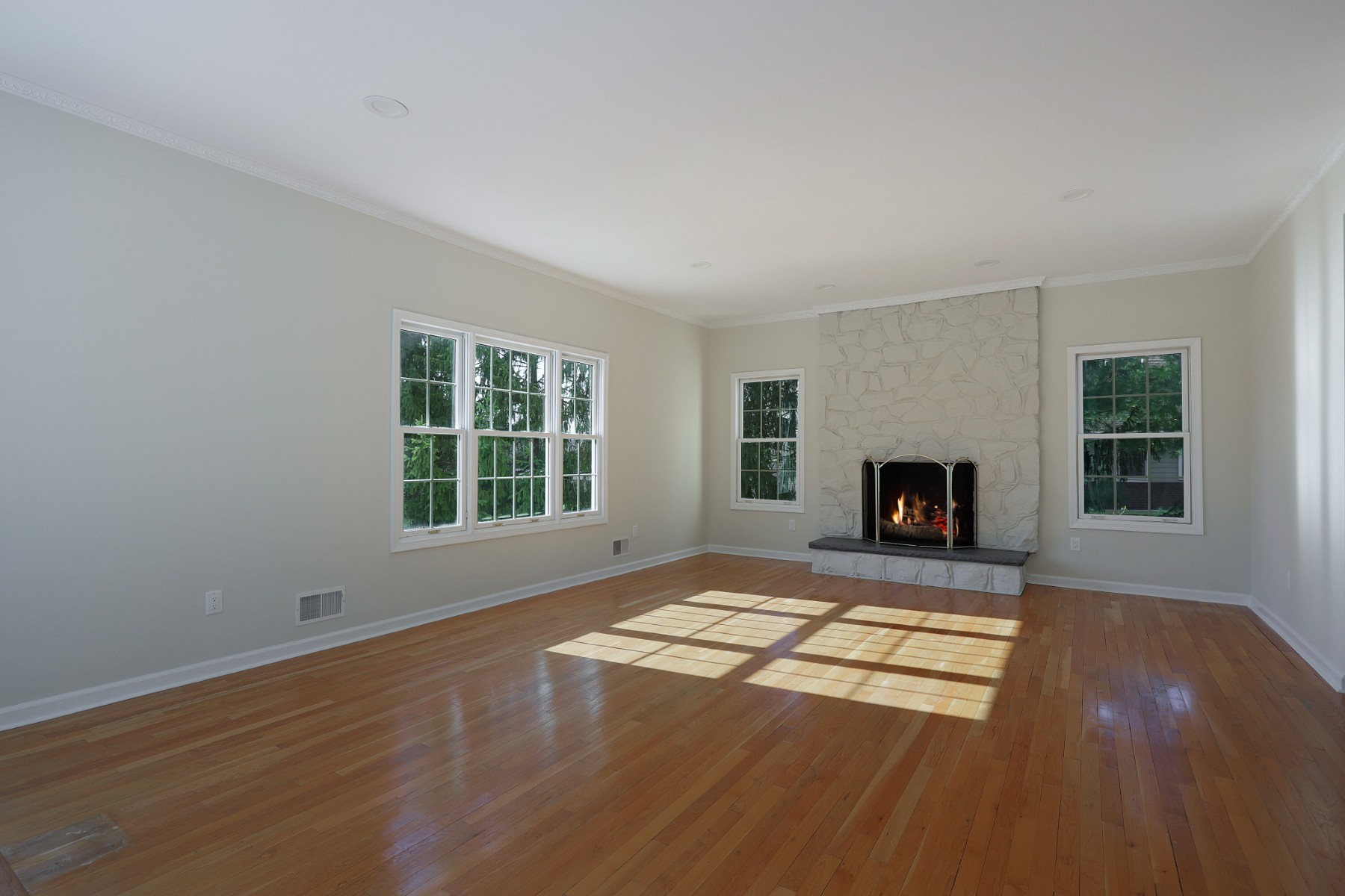  Impressive Seven Bedroom Colonial Offer Privacy and Practicality - 物件實景