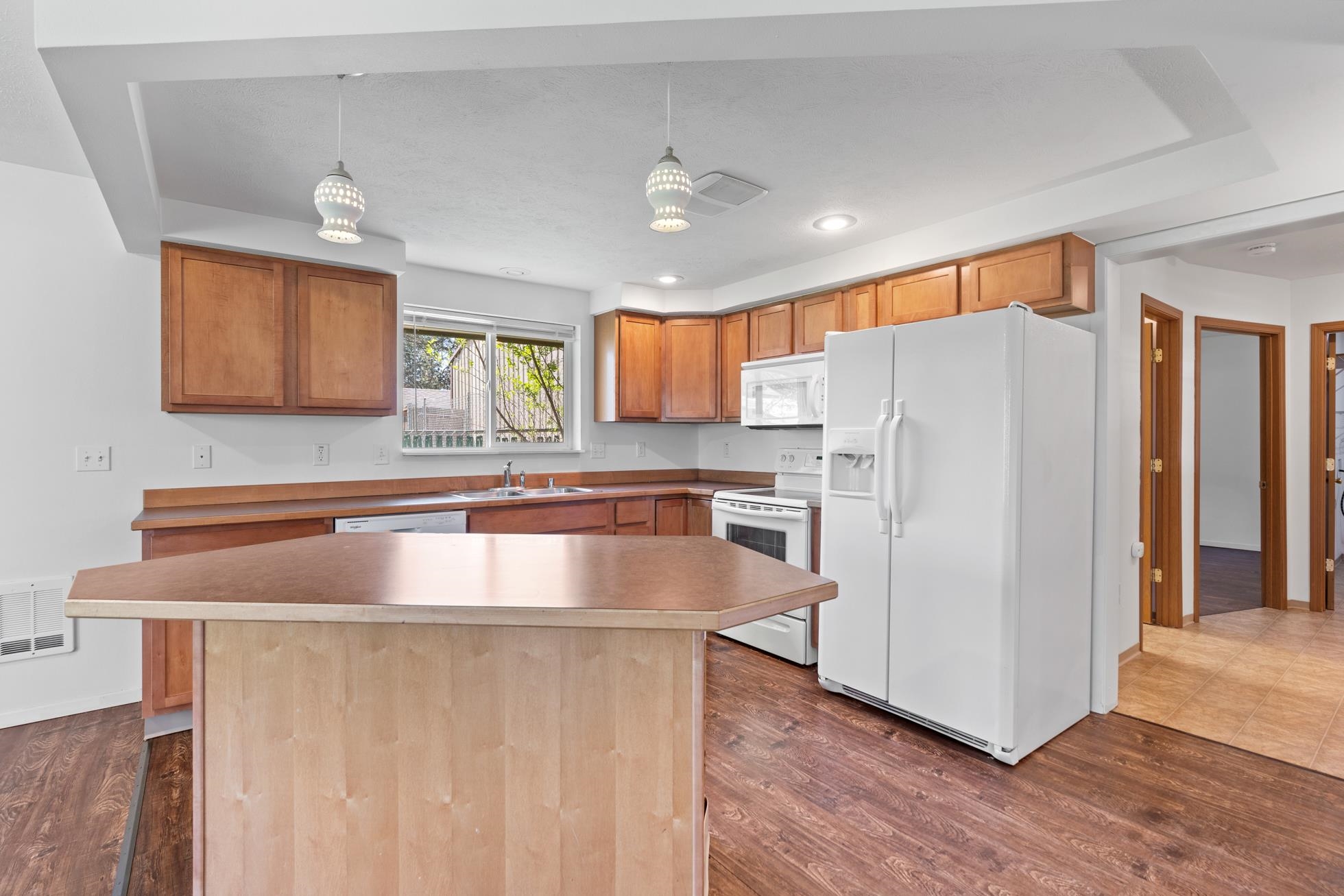 Mead, Washington, 99021, United States, ,Residential,For Sale,1936912