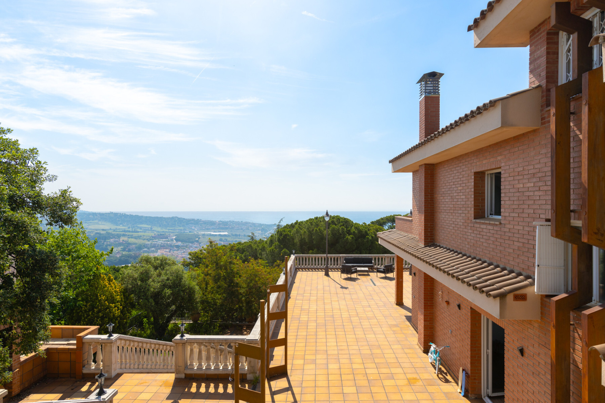  Elegant and stately residence with the best views. - 物件實景