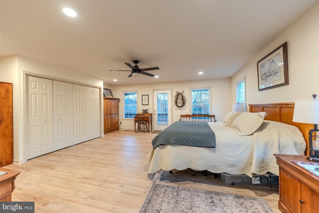 Paw Paw, West Virginia, 25434, United States, 3 Bedrooms Bedrooms, ,3 BathroomsBathrooms,Residential,For Sale,1989238