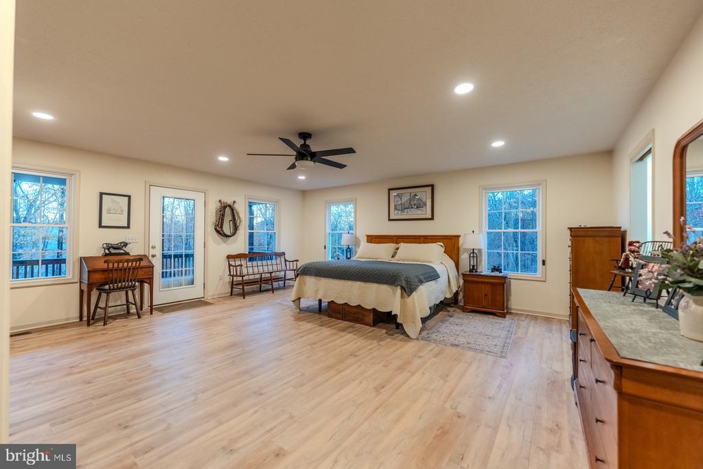 Paw Paw, West Virginia, 25434, United States, 3 Bedrooms Bedrooms, ,3 BathroomsBathrooms,Residential,For Sale,1989238