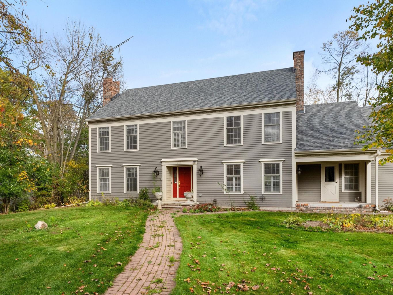 Manitowoc, Wisconsin, 54220, United States, 4 Bedrooms Bedrooms, ,4 BathroomsBathrooms,Residential,For Sale,1982773