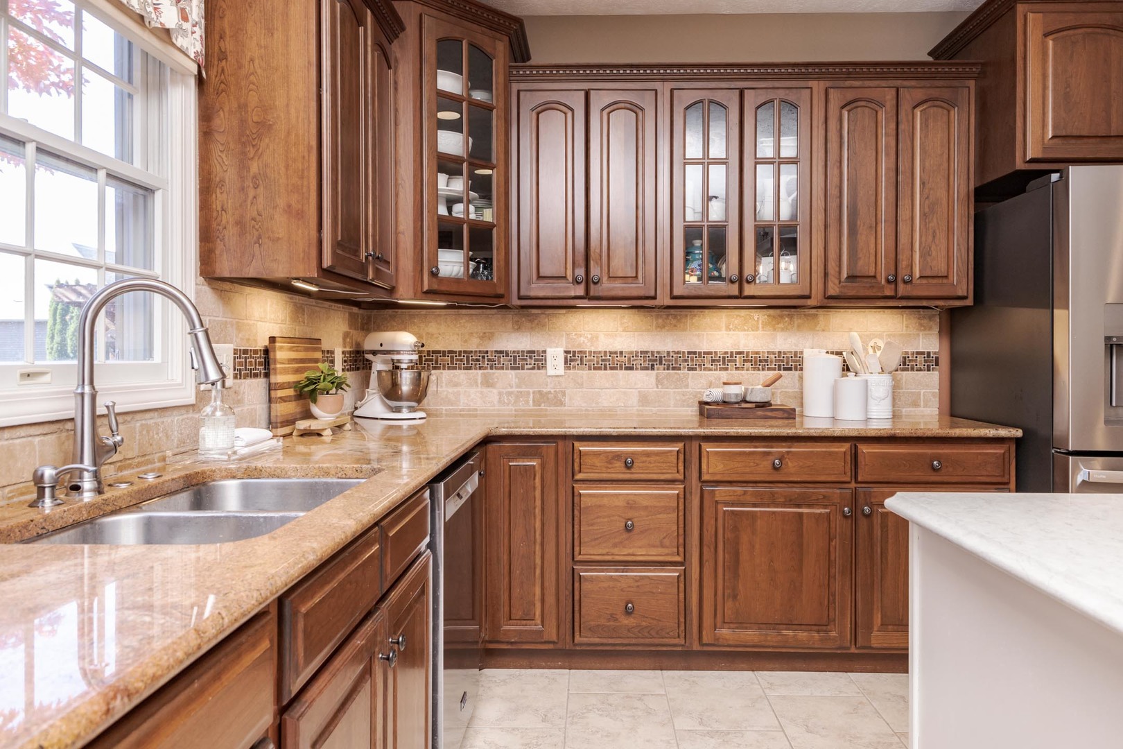 Bloomington, Illinois, 61704, United States, 4 Bedrooms Bedrooms, ,4 BathroomsBathrooms,Residential,For Sale,1996227