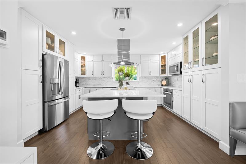 Lighthouse Point, Florida, 33064, United States, 3 Bedrooms Bedrooms, ,3 BathroomsBathrooms,Residential,For Sale,1941022
