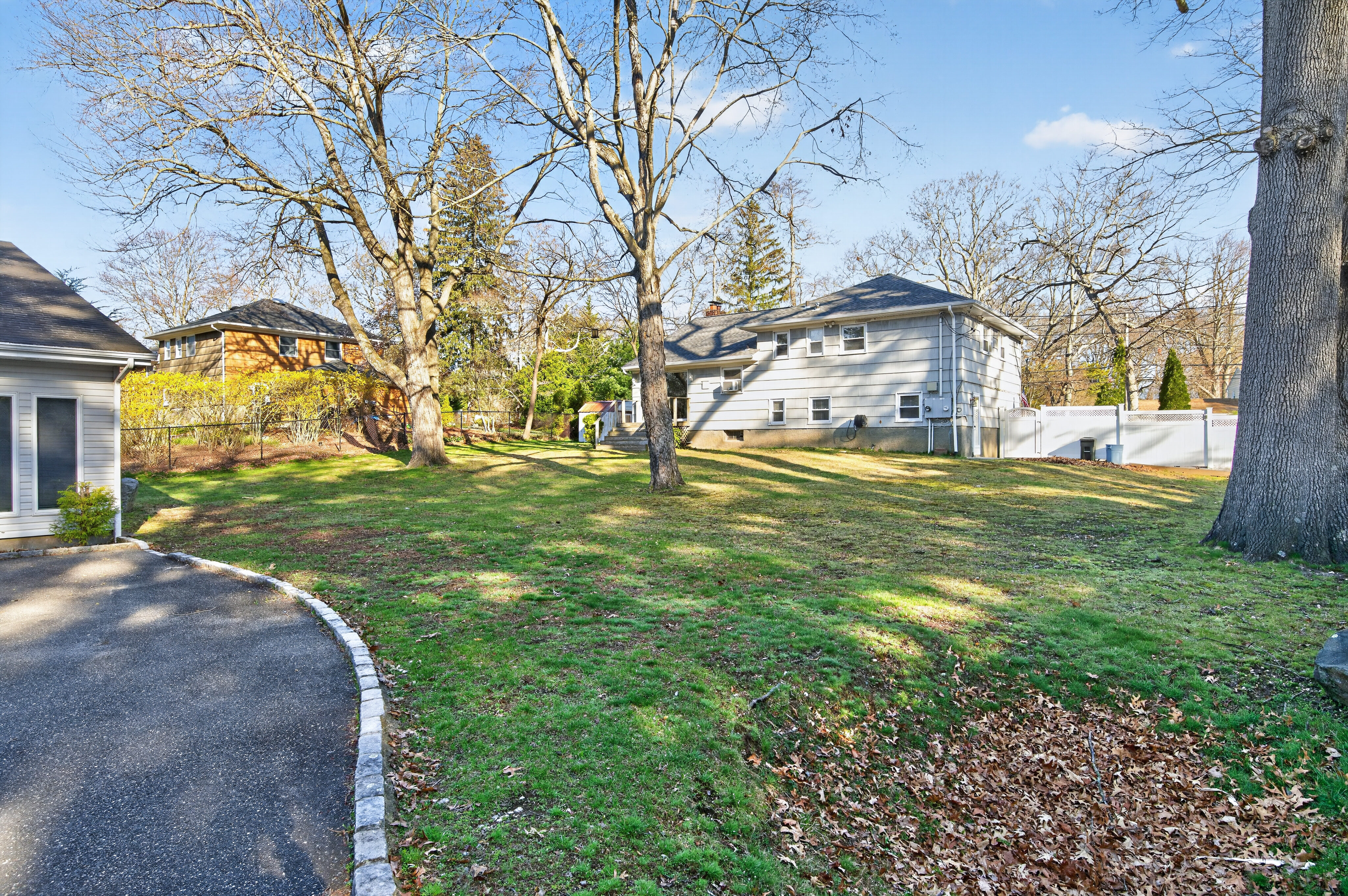  304 Maplewood Road, Huntington Station, NY 11746 - 物件實景