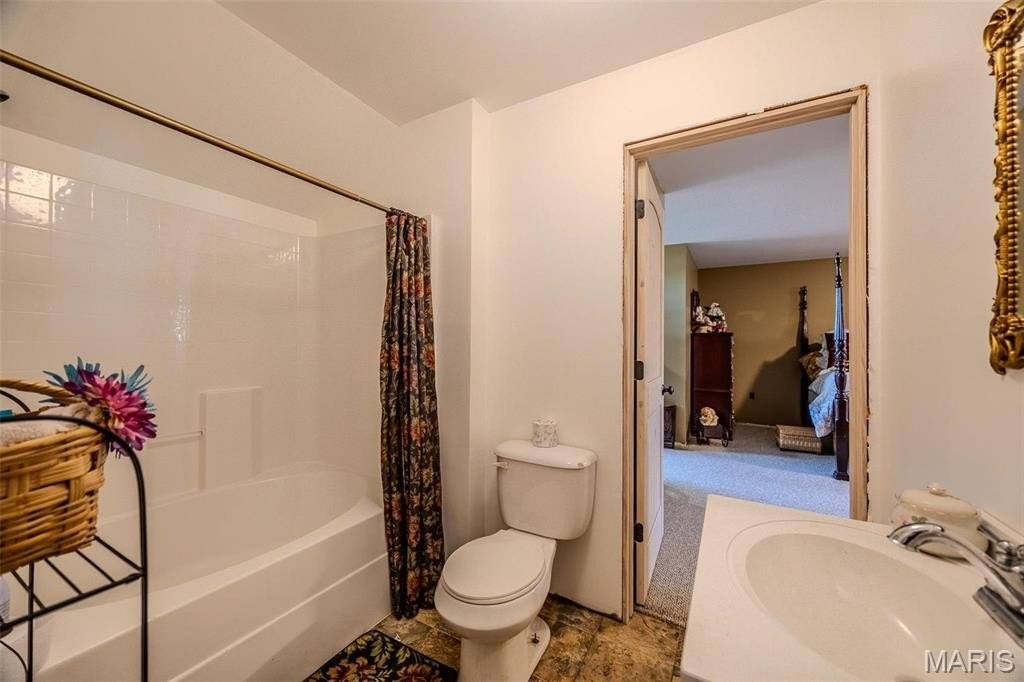 Lebanon, Missouri, 65536, United States, 4 Bedrooms Bedrooms, ,4 BathroomsBathrooms,Residential,For Sale,1976703