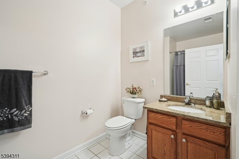 Cedar Grove Twp., New Jersey, 07009, United States, 2 Bedrooms Bedrooms, ,2 BathroomsBathrooms,Residential,For Sale,1989209
