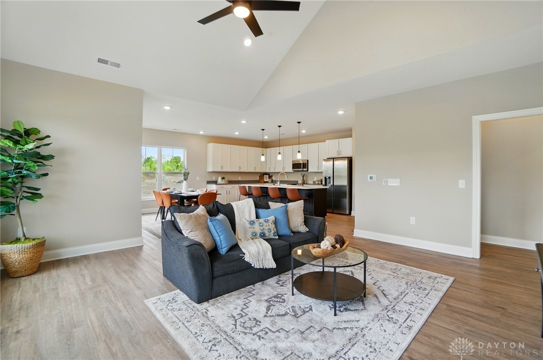 Springfield, Ohio, 45502, United States, 3 Bedrooms Bedrooms, ,3 BathroomsBathrooms,Residential,For Sale,1987754