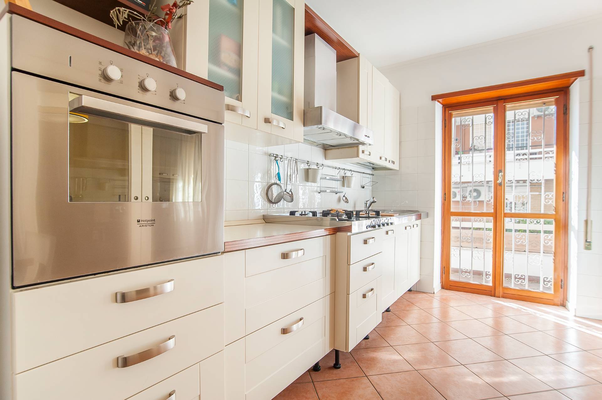 Roma, Roma, 00100, IT, 5 Bedrooms Bedrooms, ,3 BathroomsBathrooms,Residential,For Sale,1738705
